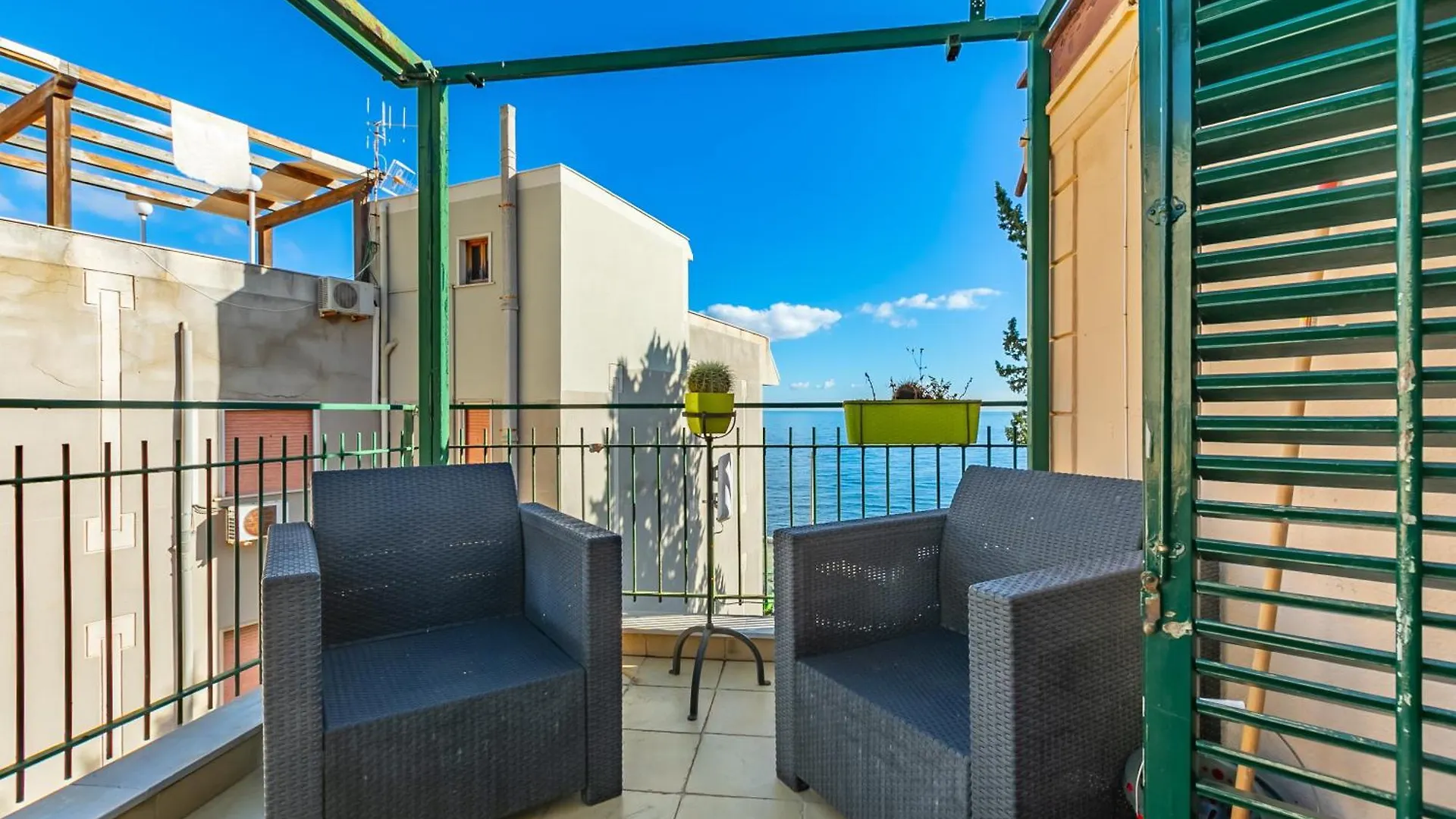 Sea View Charm - Mondello Apartment With Terrace Palermo