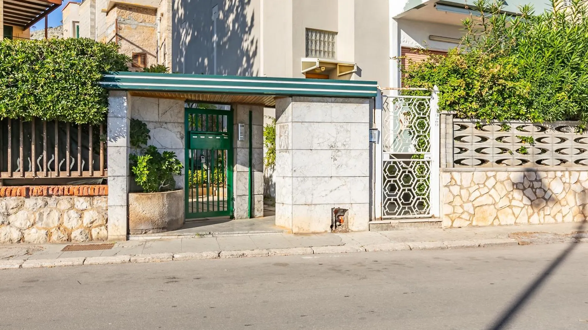 Sea View Charm - Mondello Apartment With Terrace Palermo